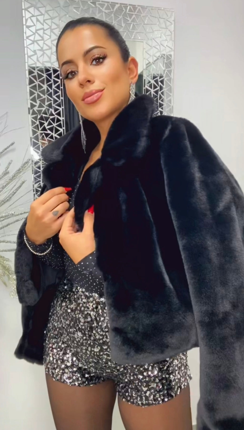 PANTALÓN CORTO LENTEJUELAS