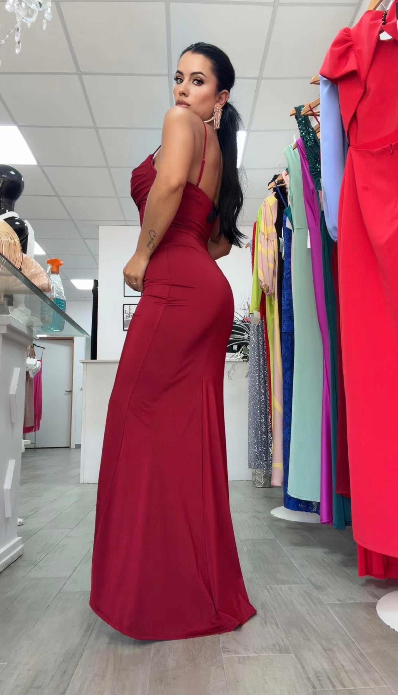 VESTIDO YASMINA COLOR VINO