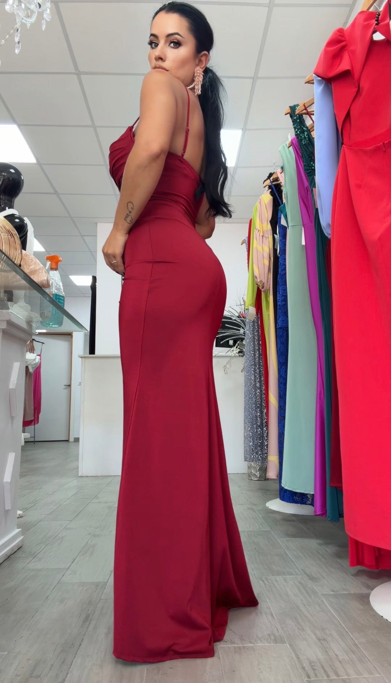 VESTIDO YASMINA COLOR VINO